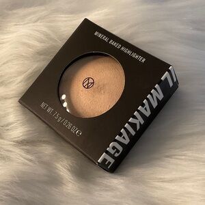 IL MAKIAGE Mineral Baked Highlighter - Radiant Gold
